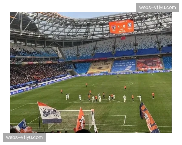 青岛海牛邝兆镭完成中超首秀 17岁新星获球迷掌声鼓励